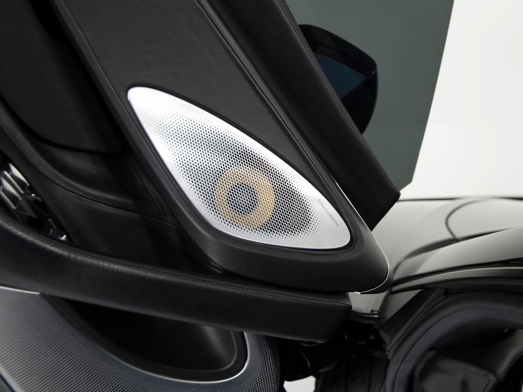 Used 2021 McLaren GT image 12