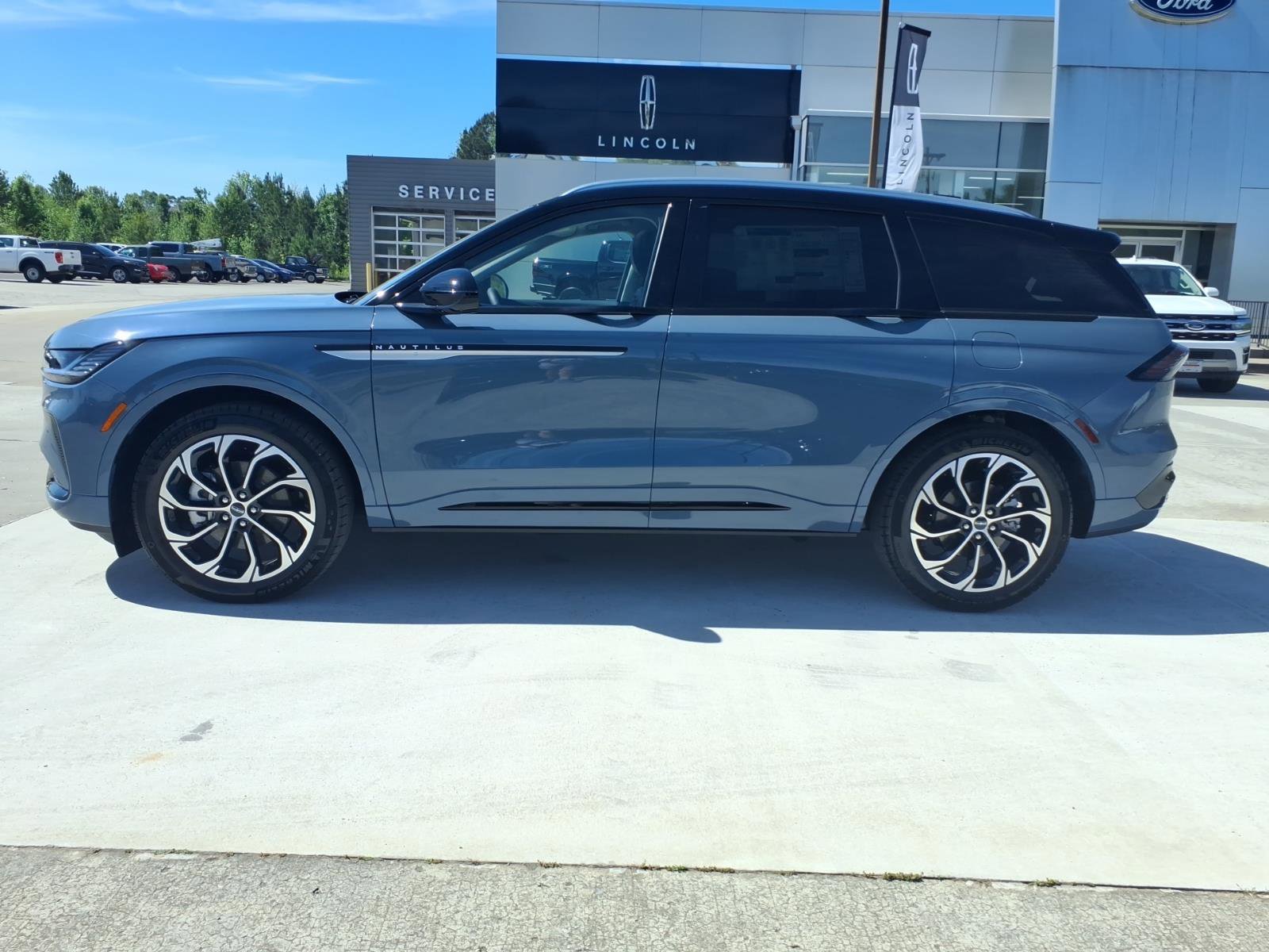 New 2026 Lincoln Nautilus Reserve image 2