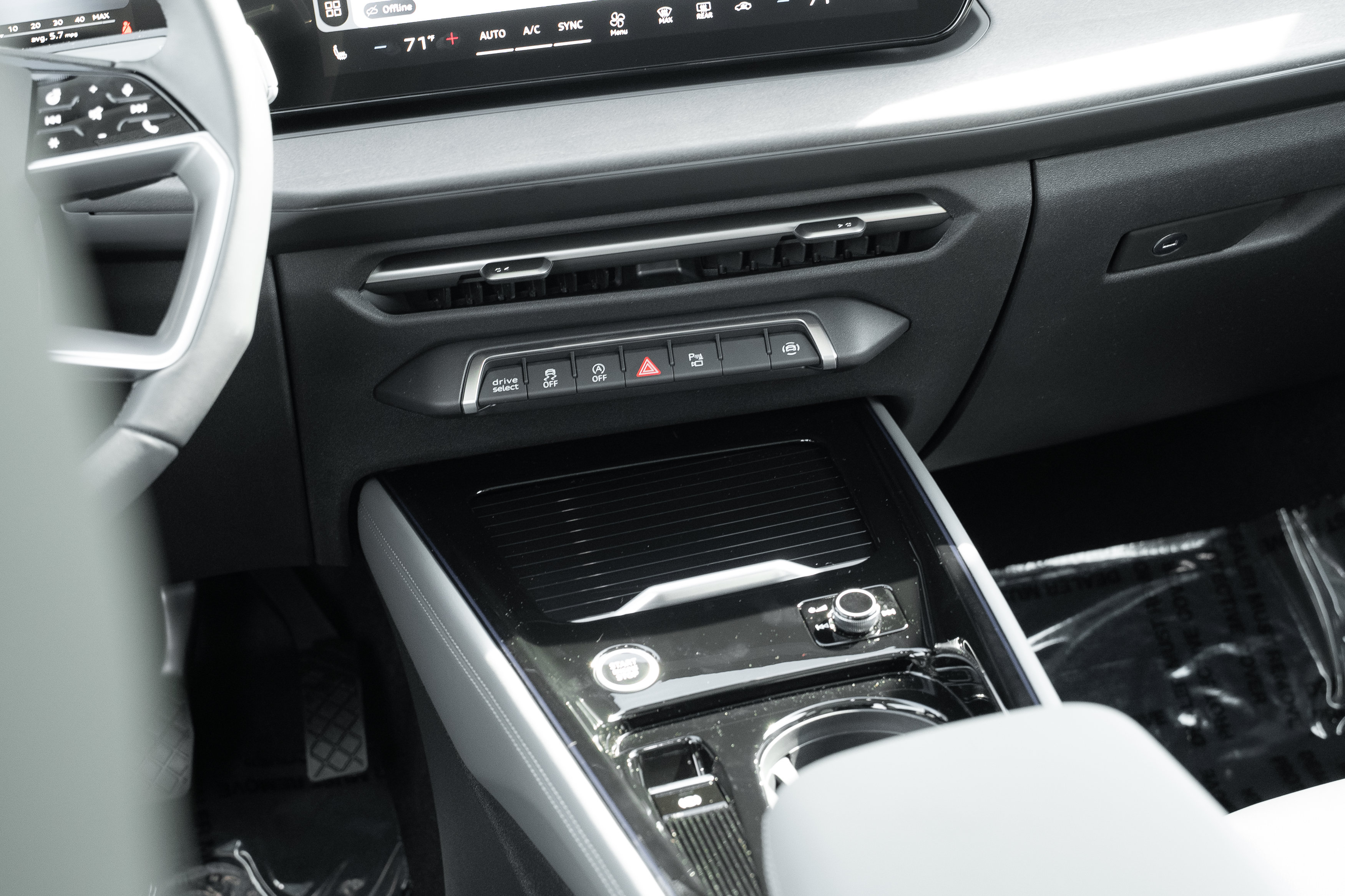 New 2026 Audi Q3 quattro 2.0T AWD/4WD image 15
