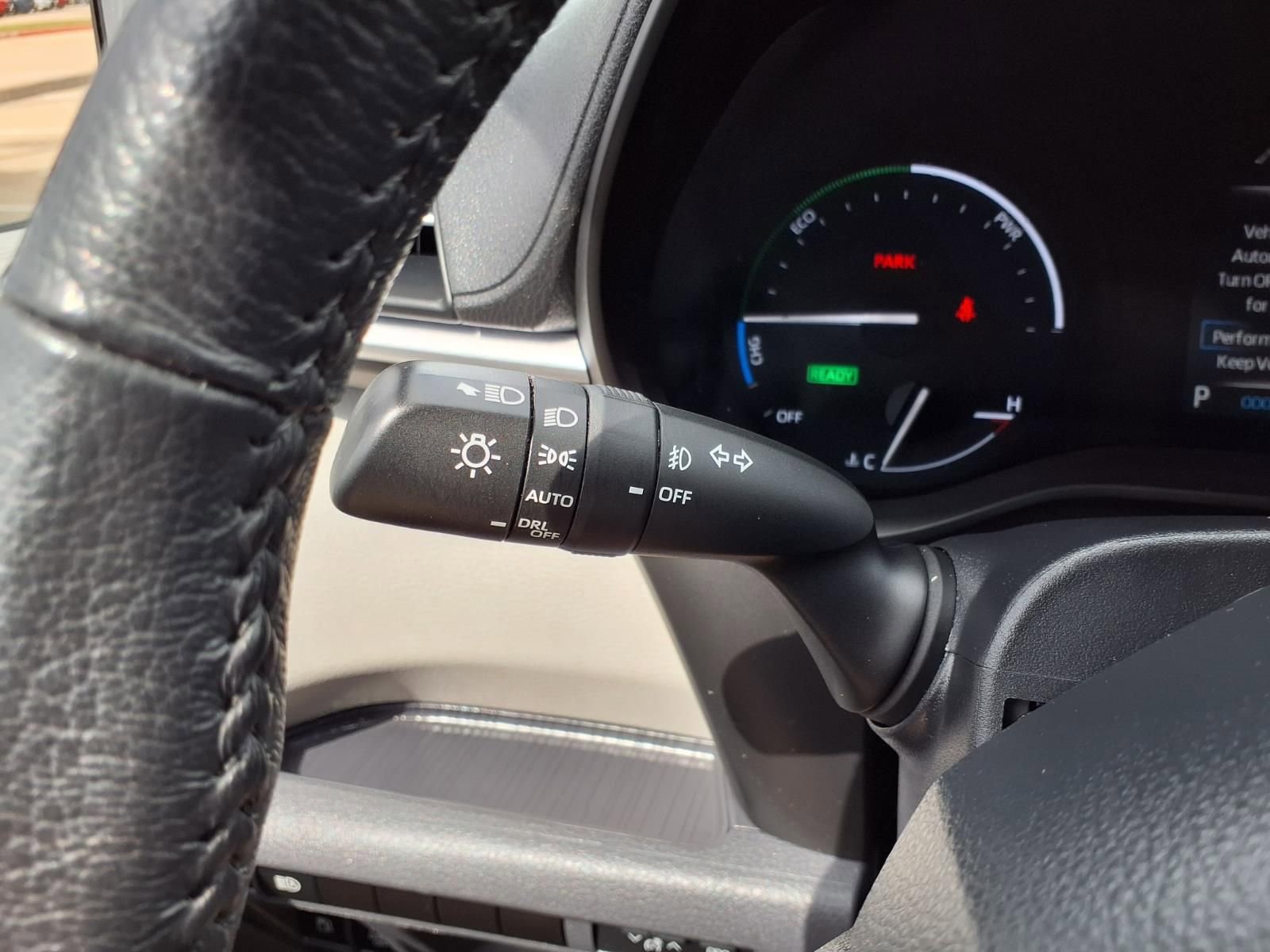 Used 2024 Toyota Sienna XLE FWD image 19