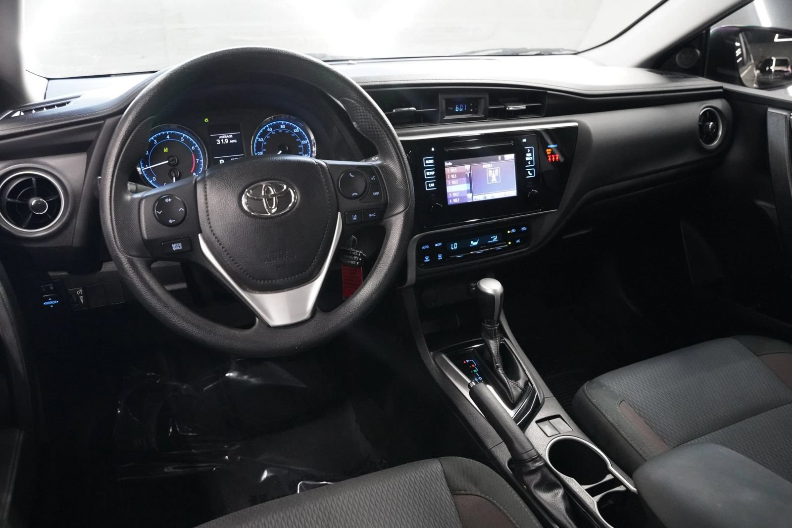Used 2019 Toyota Corolla LE FWD image 25