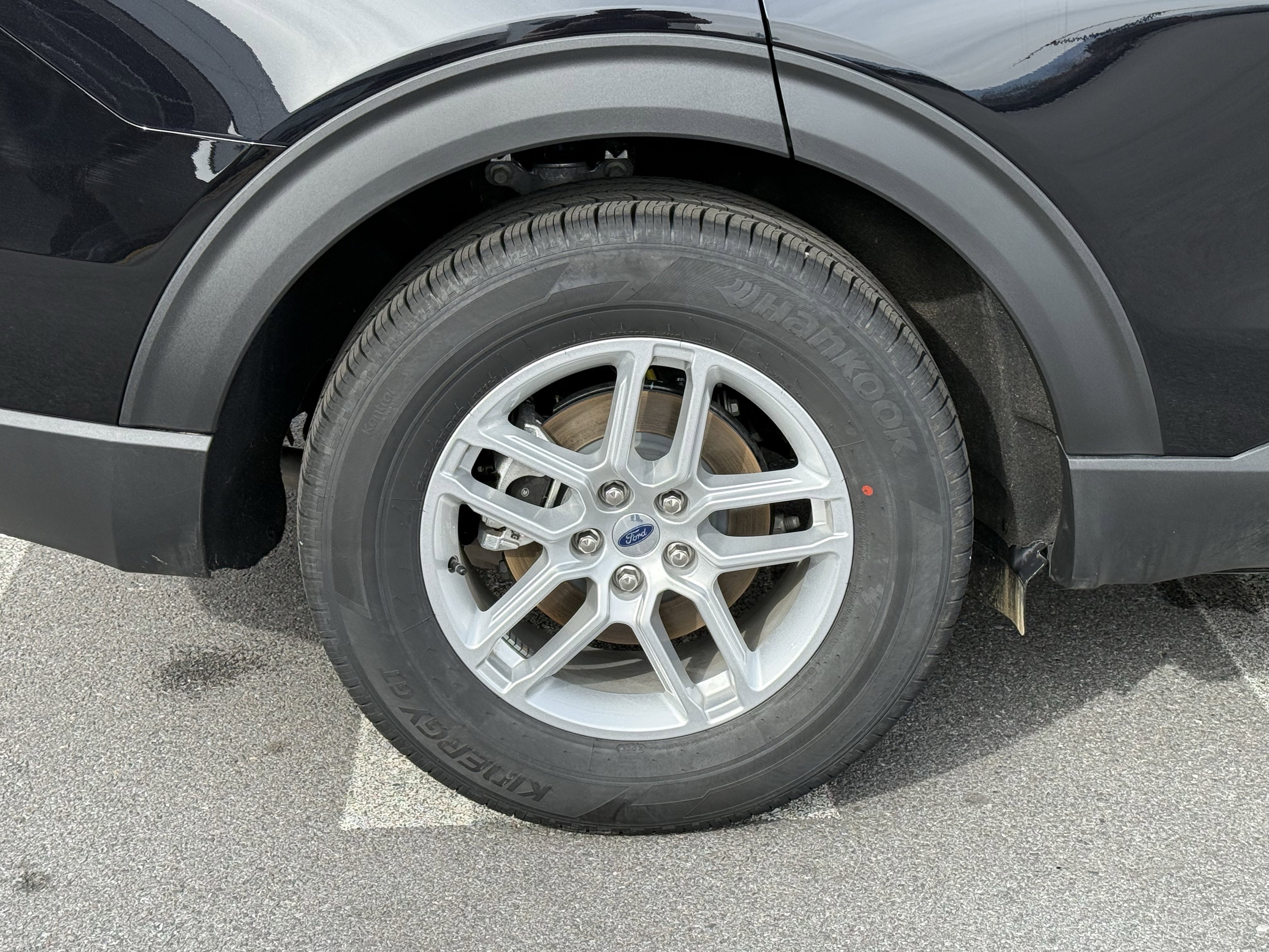 New 2026 Ford Explorer Active RWD image 11