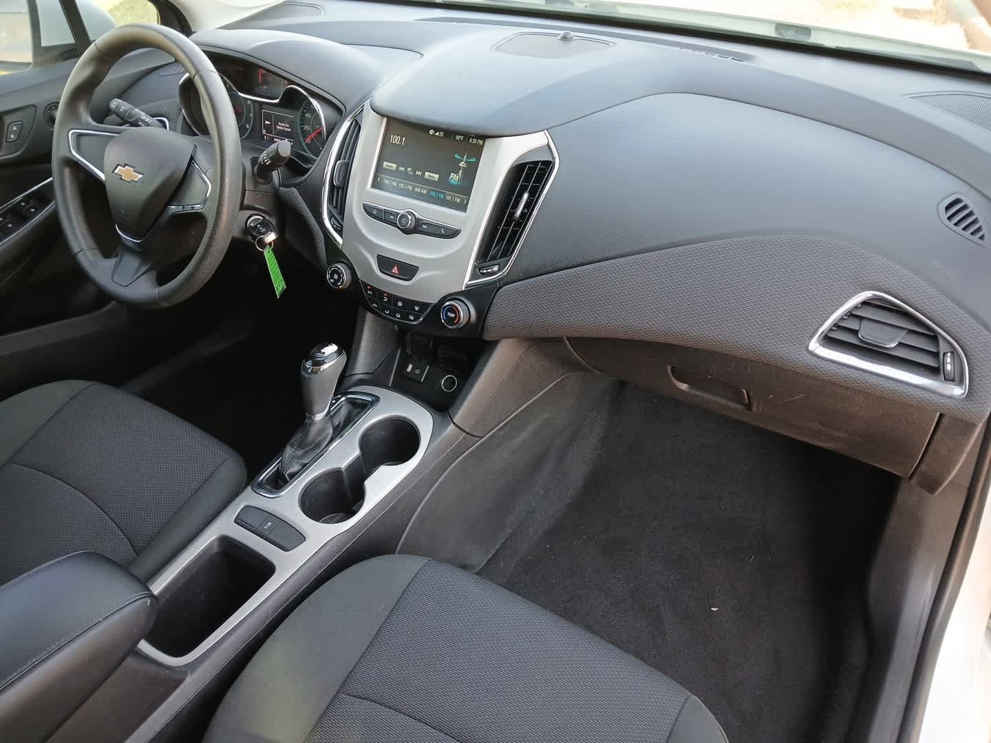 Used 2017 Chevrolet Cruze LS FWD image 43