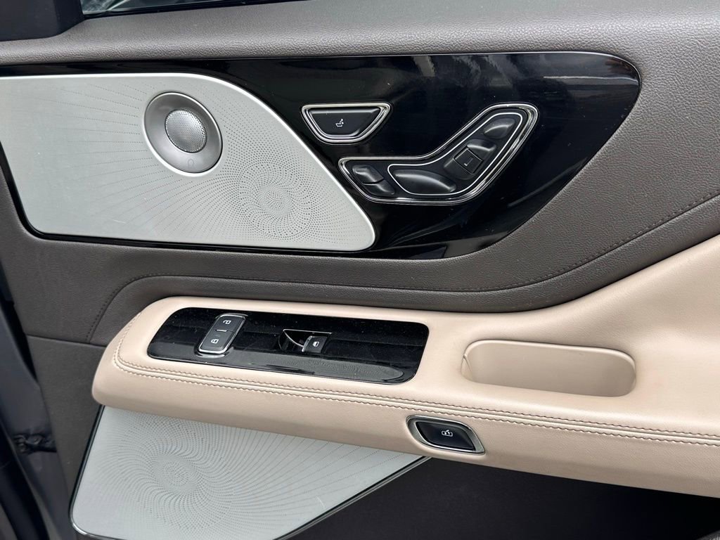 Used 2023 Lincoln Aviator Reserve w/ Equipment Group 201A image 21