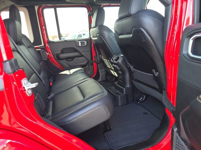 Used 2025 Jeep Wrangler Unlimited Sahara w/ Safety Group AWD/4WD image 47