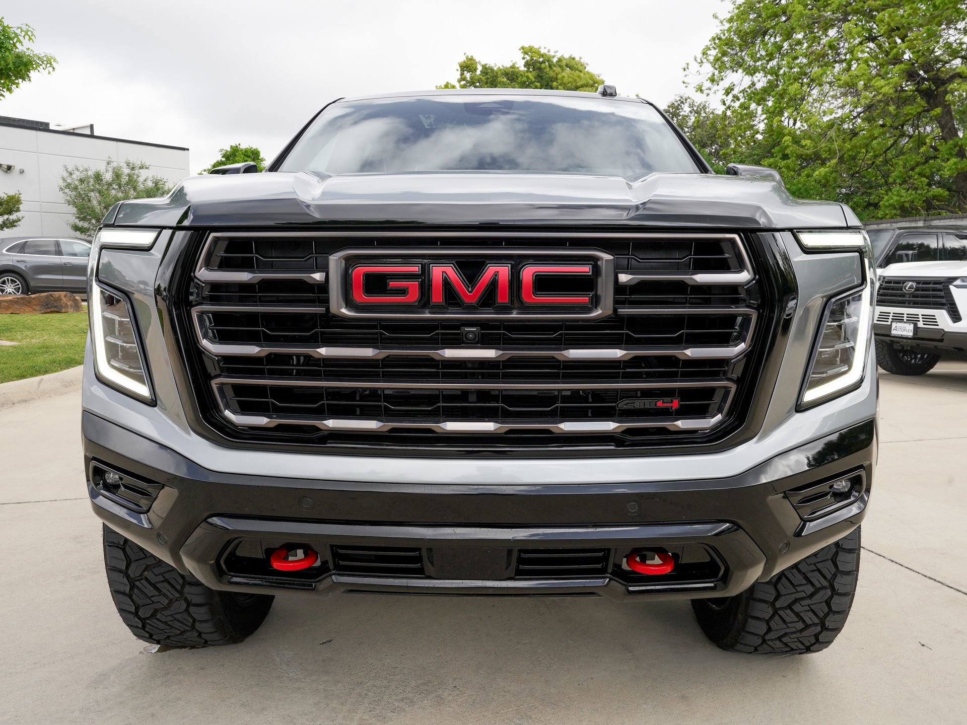 Used 2026 GMC Yukon AT4 Ultimate AWD/4WD image 3