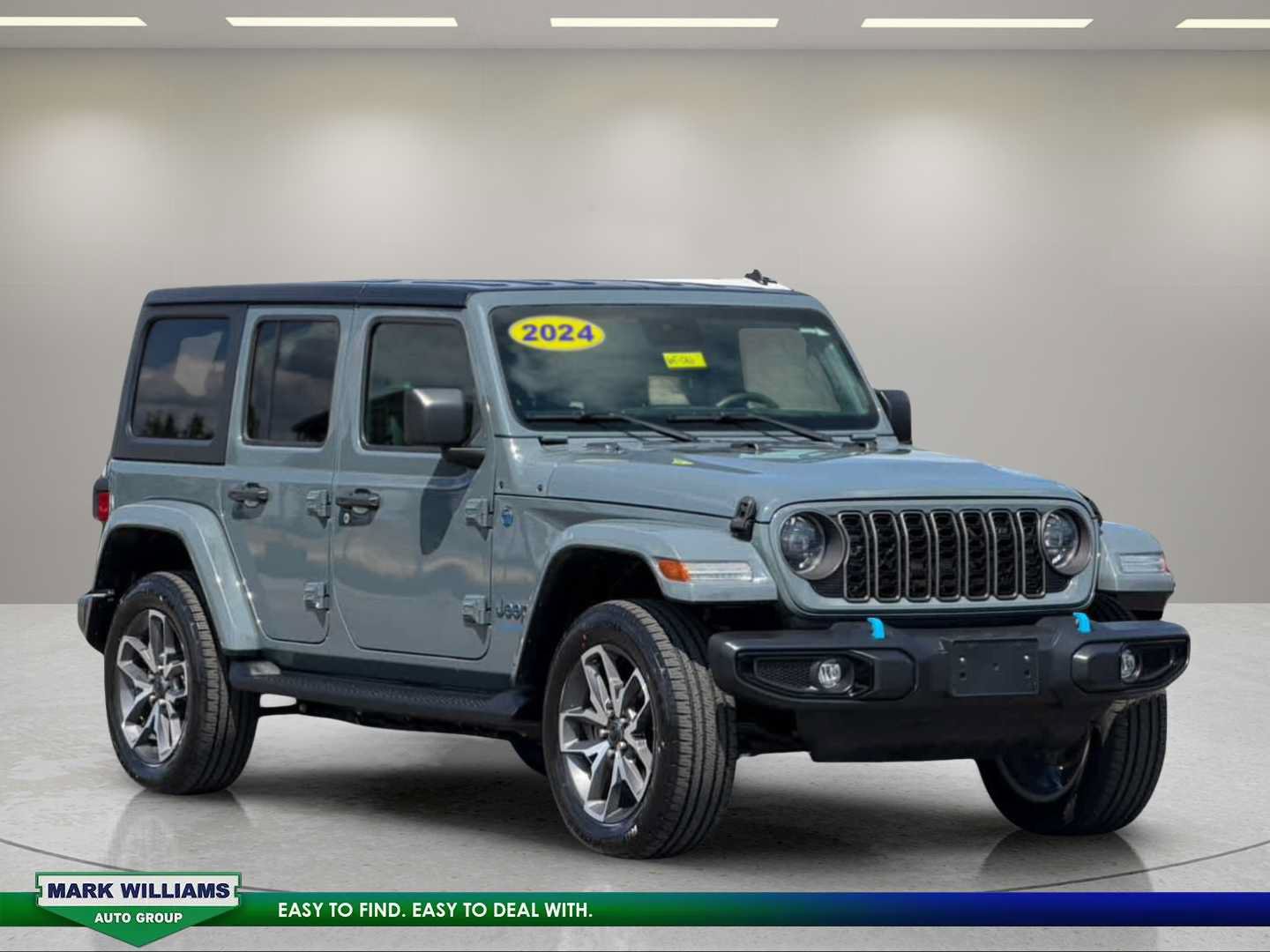 Used 2024 Jeep Wrangler Unlimited w/ Convenience Group AWD/4WD image 4