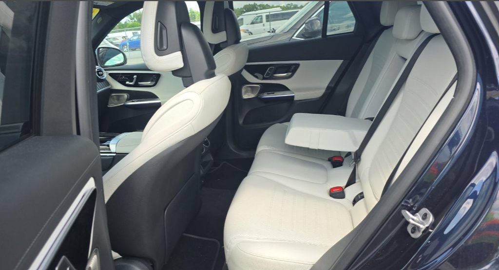 Used 2023 Mercedes-Benz GLC 300 4MATIC w/ AMG Line image 5