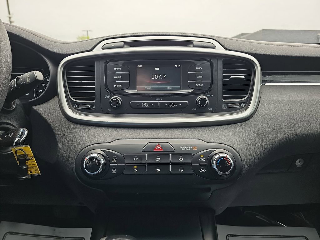 Used 2017 Kia Sorento FWD image 24