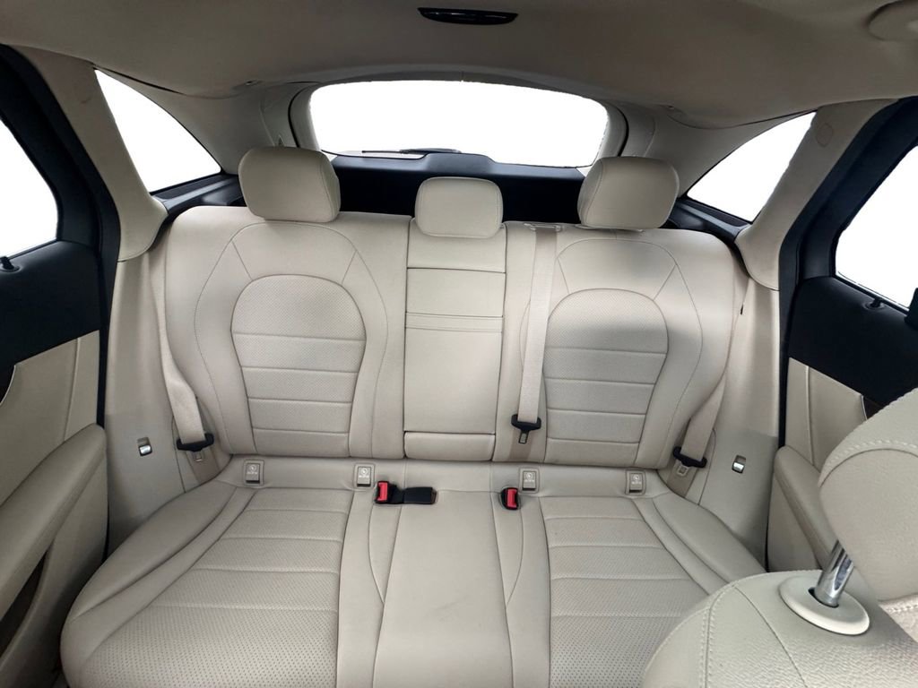 Used 2018 Mercedes-Benz GLC 300 image 18