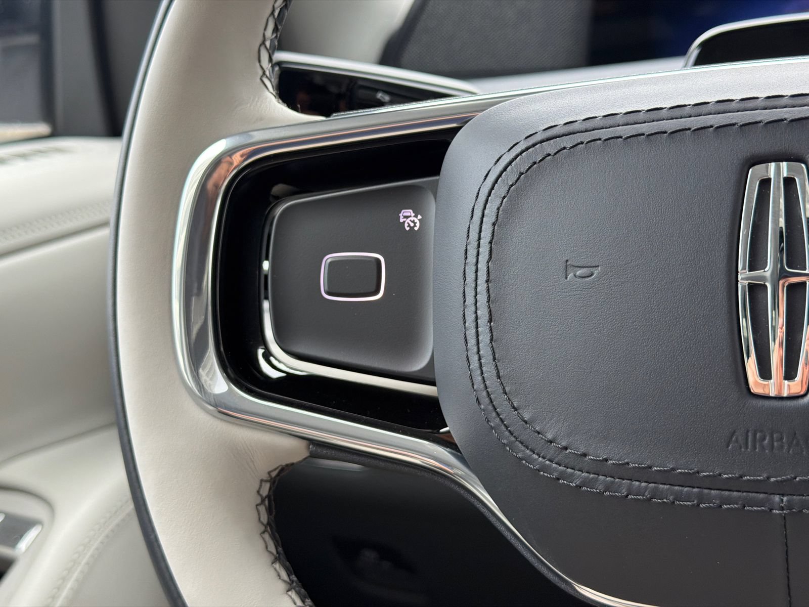 New 2026 Lincoln Navigator L Reserve AWD/4WD image 25
