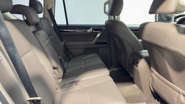 Used 2016 Lexus GX 460 w/ Navigation Package AWD/4WD image 16