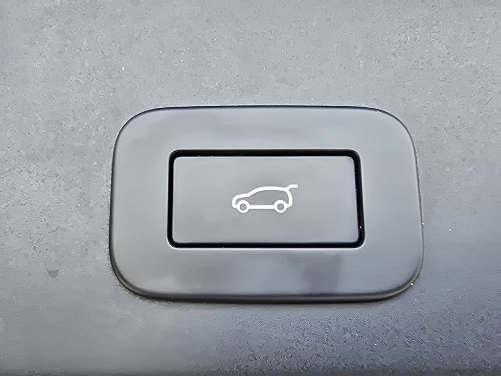 Used 2023 Land Rover Range Rover Evoque S image 13