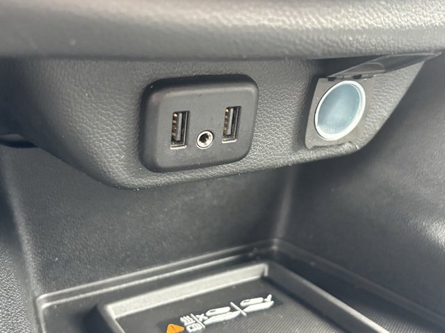 Used 2022 Chevrolet Traverse LT image 32