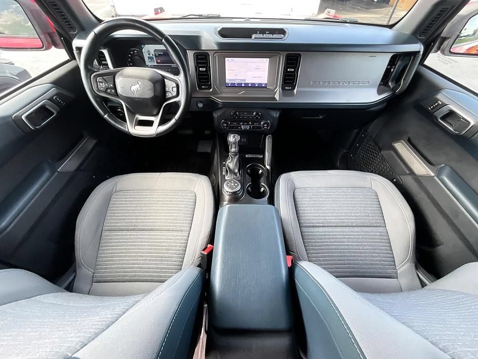 Used 2023 Ford Bronco Outer Banks AWD/4WD image 3