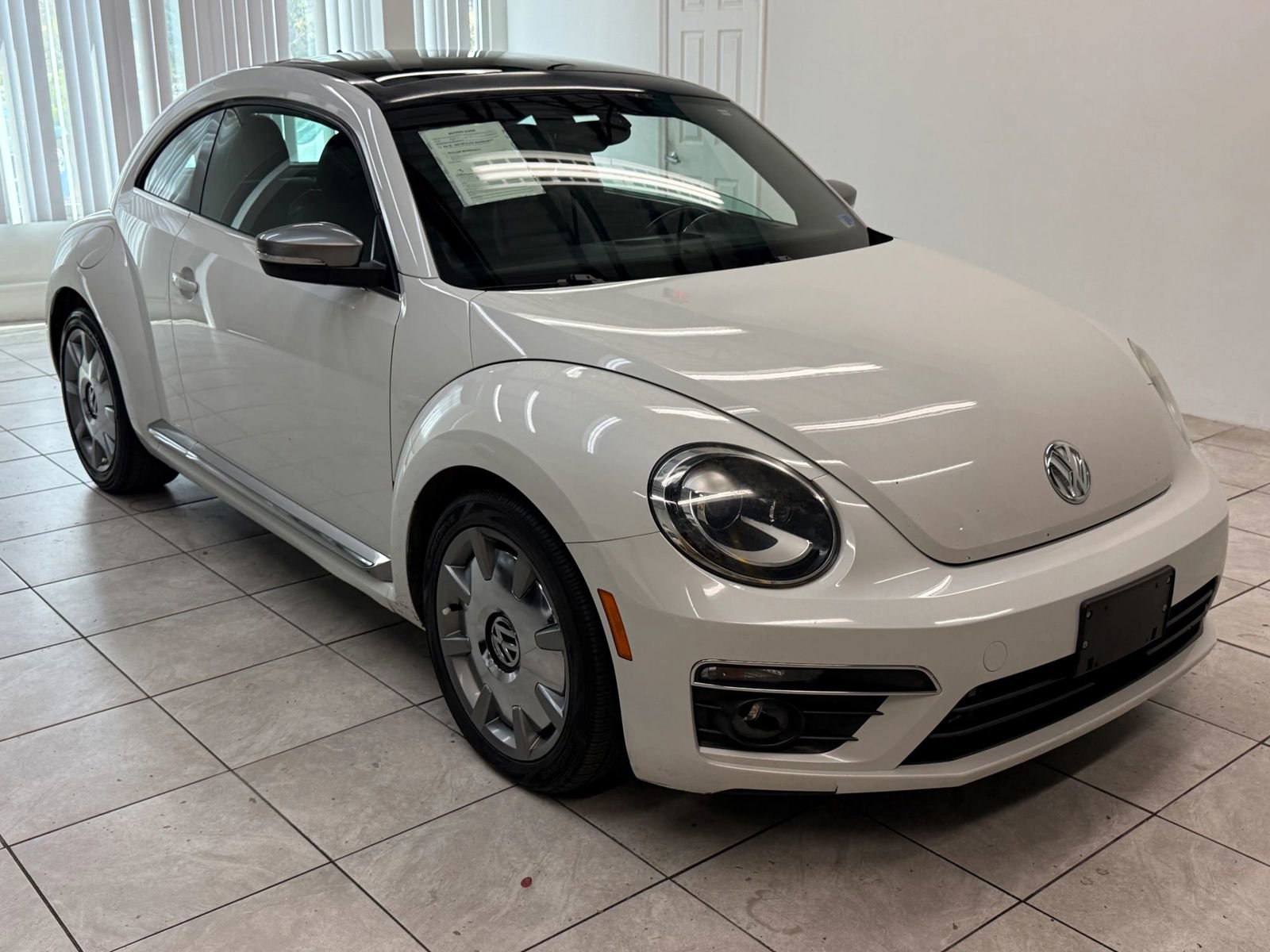 Used 2014 Volkswagen Beetle TDI FWD image 1