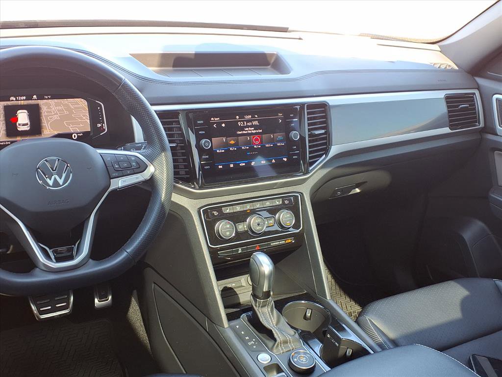 Used 2023 Volkswagen Atlas Cross Sport SEL R-Line image 5