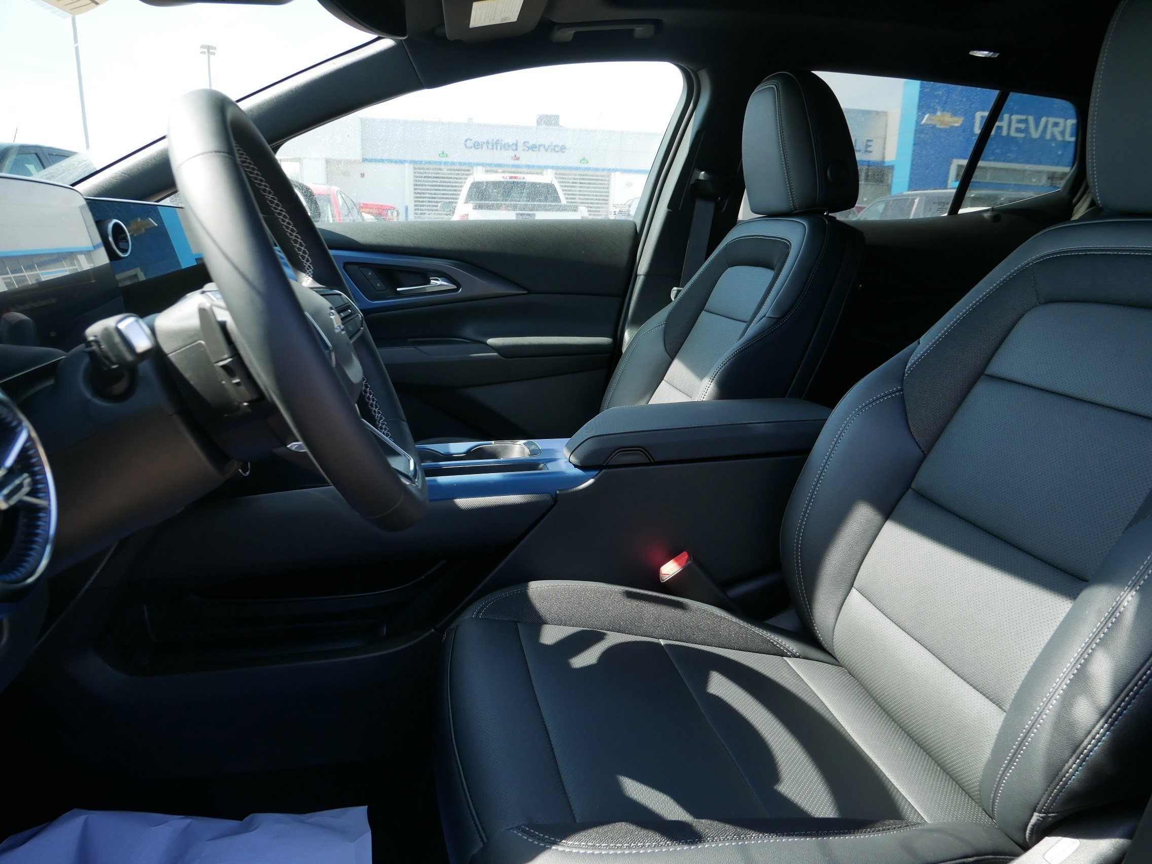 New 2026 Chevrolet Equinox EV LT image 4