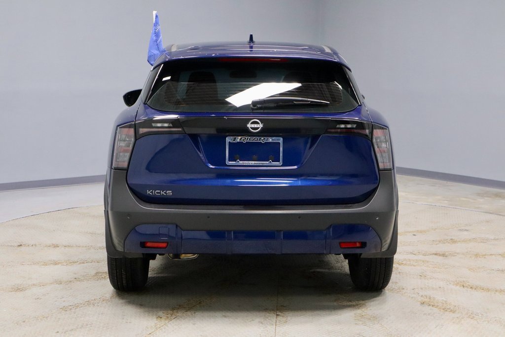 Certified 2025 Nissan Kicks S image 9