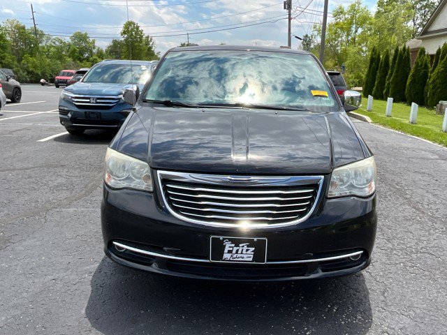 Used 2013 Chrysler Town & Country Touring-L FWD image 3
