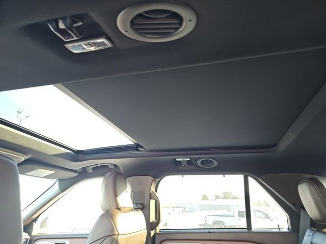 Used 2024 Ford Explorer King Ranch w/ Technology Package image 11