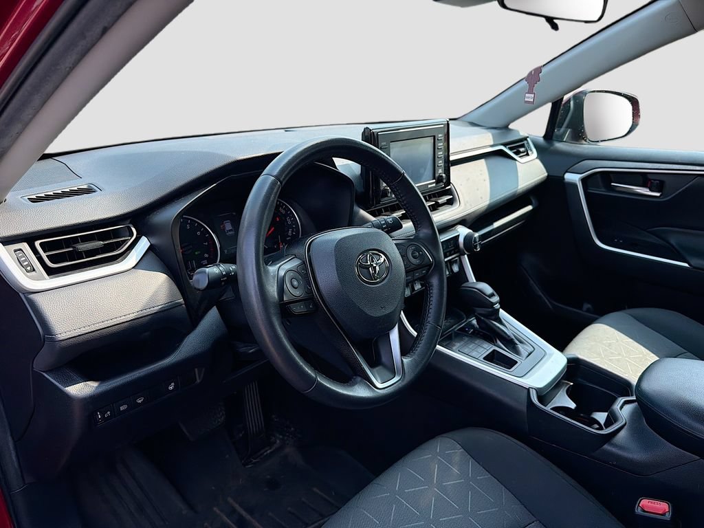 Used 2021 Toyota RAV4 XLE w/ XLE Grade Weather Package AWD/4WD image 9