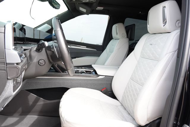 Used 2025 Cadillac Escalade V w/ LPO, Floor Liner Package image 20