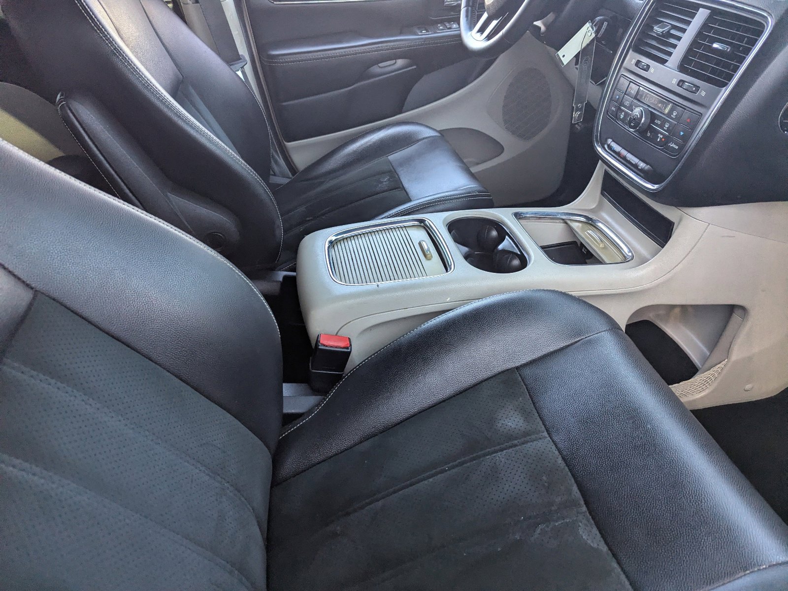 Used 2017 Dodge Grand Caravan SXT w/ Driver Convenience Group FWD image 11