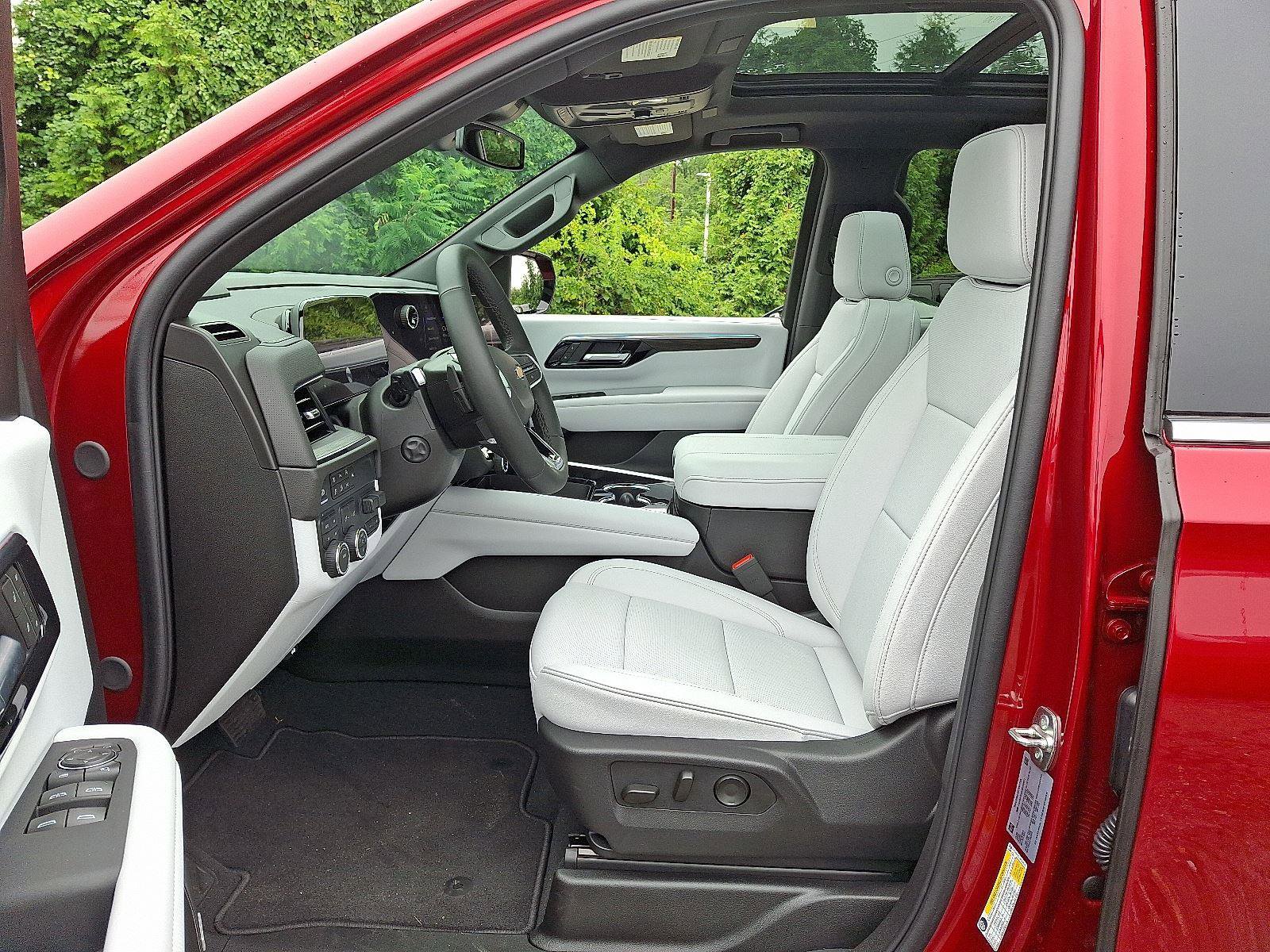 New 2025 Chevrolet Suburban Premier image 10