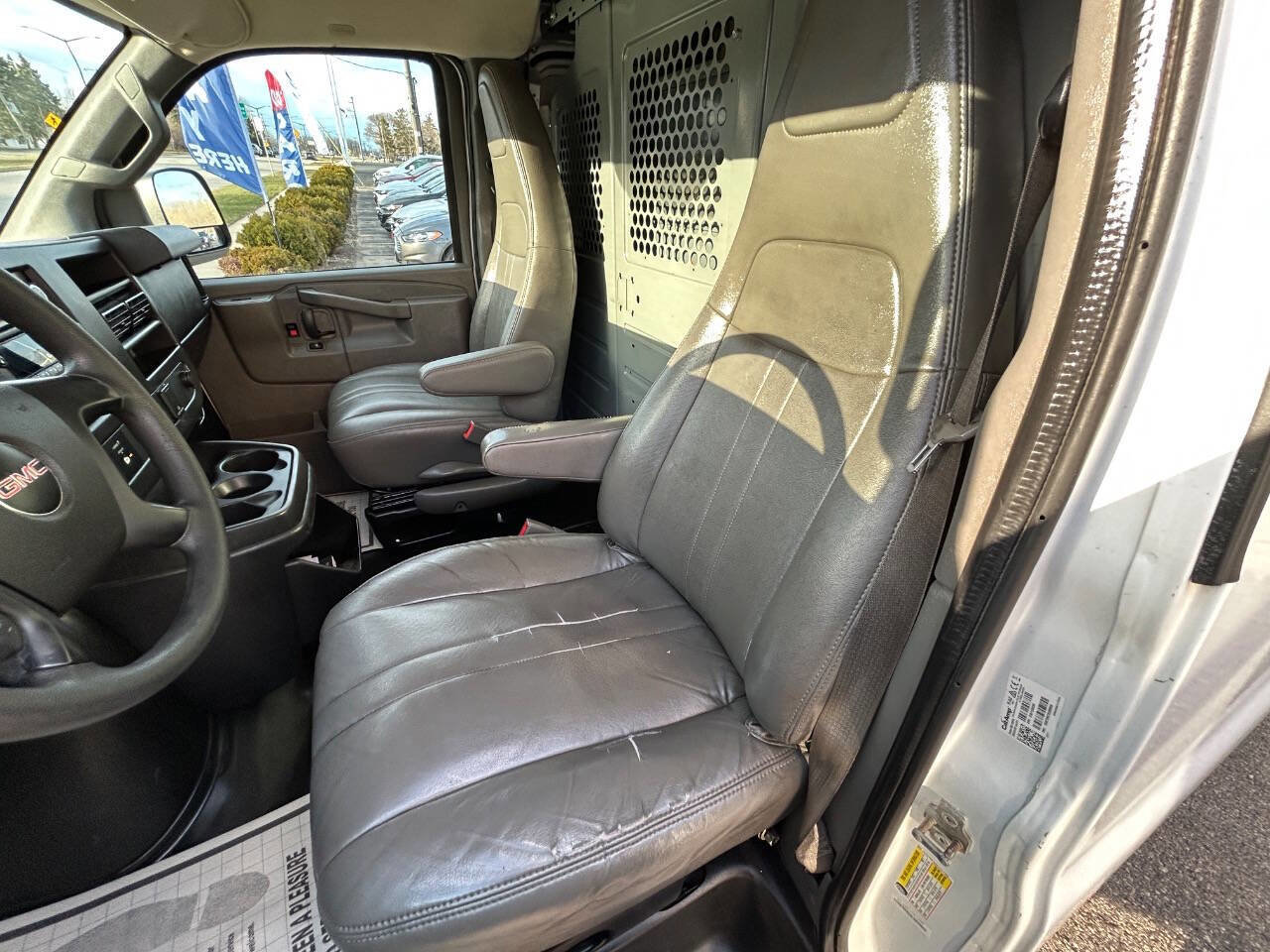 Used 2016 GMC Savana 3500 image 20