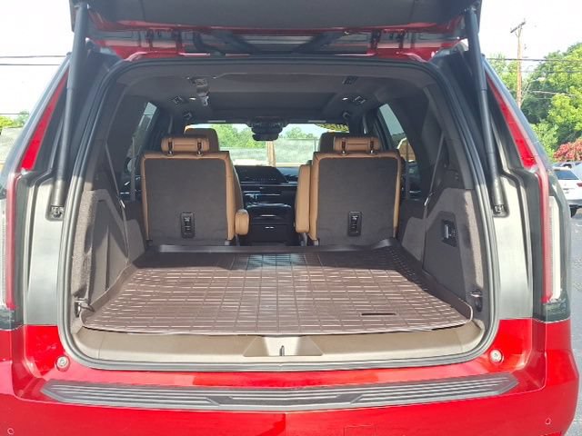 Used 2024 Cadillac Escalade Premium Luxury w/ LPO, Floor Liner Package AWD/4WD image 19