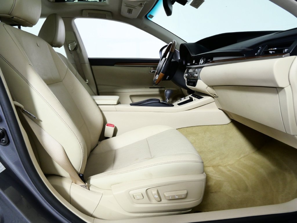 Used 2013 Lexus ES 300h w/ Luxury Pkg FWD image 10