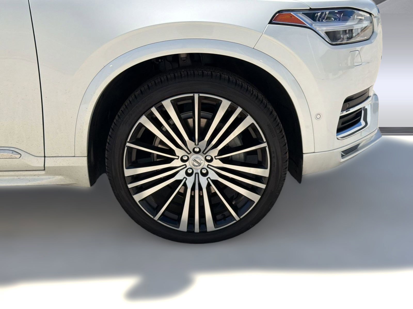 Used 2023 Volvo XC90 B6 Ultimate w/ Protection Package Premier AWD/4WD image 11