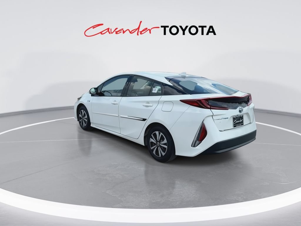 Certified 2018 Toyota Prius Prime Premium FWD image 6