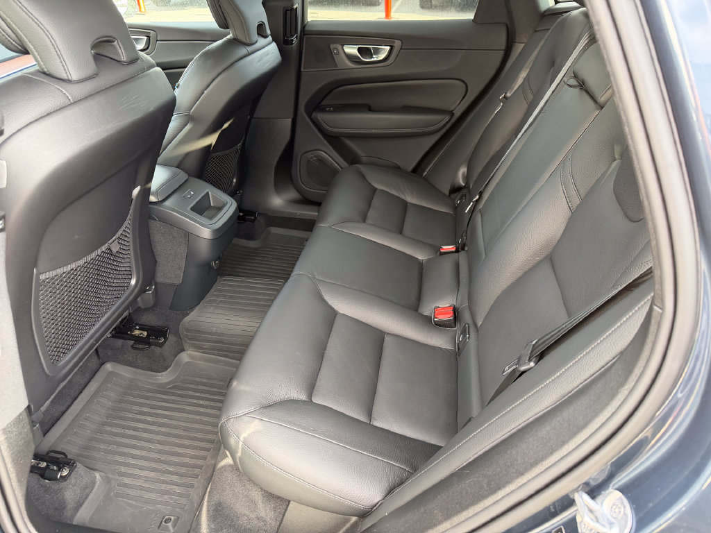 Used 2024 Volvo XC60 B5 Plus w/ Protection Package Premier AWD/4WD image 22