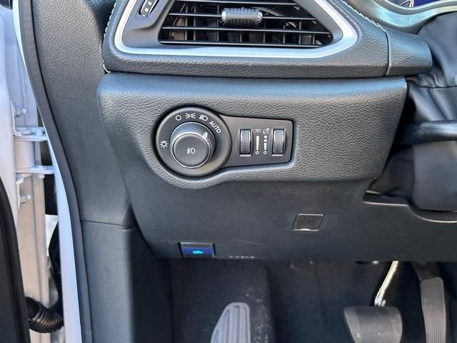 New 2026 Chrysler Pacifica Select image 24