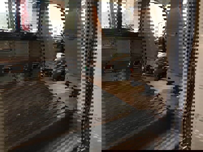 Used 2006 Chevrolet Express 1500 Passenger image 19