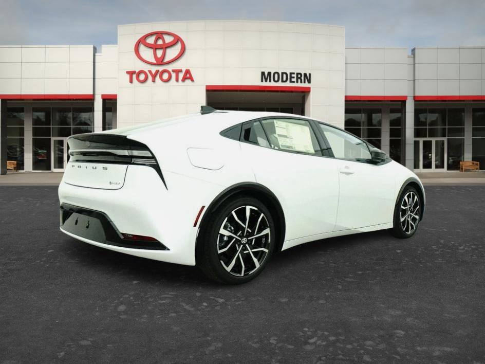 New 2027 Toyota Prius Plug-In Hybrid FWD image 17