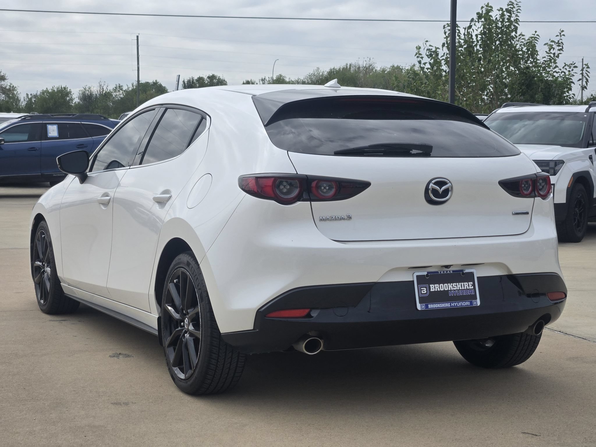Used 2019 MAZDA MAZDA3 Hatchback w/ Premium Package FWD image 8