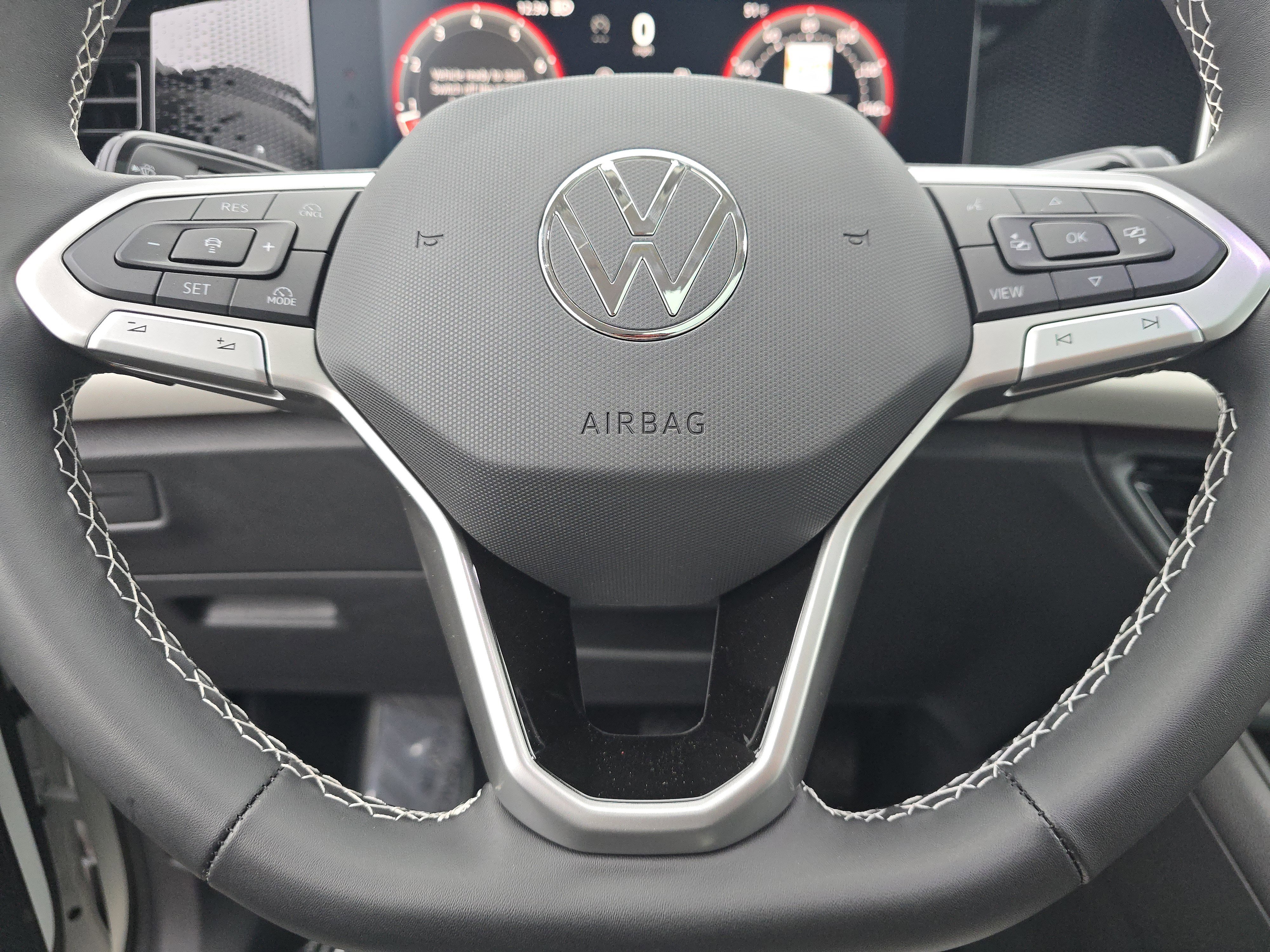 New 2025 Volkswagen Tiguan SE image 20