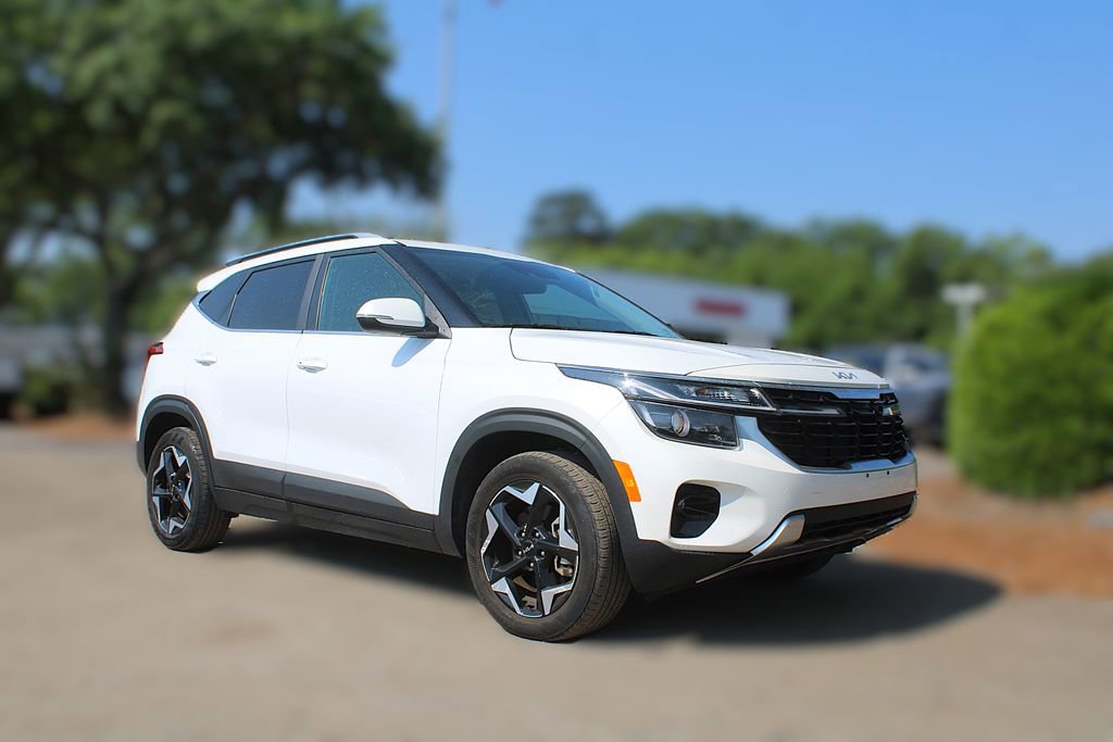 Certified 2024 Kia Seltos EX AWD/4WD image 3