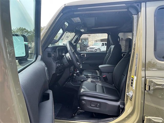 New 2025 Jeep Wrangler Unlimited Rubicon 392 image 13