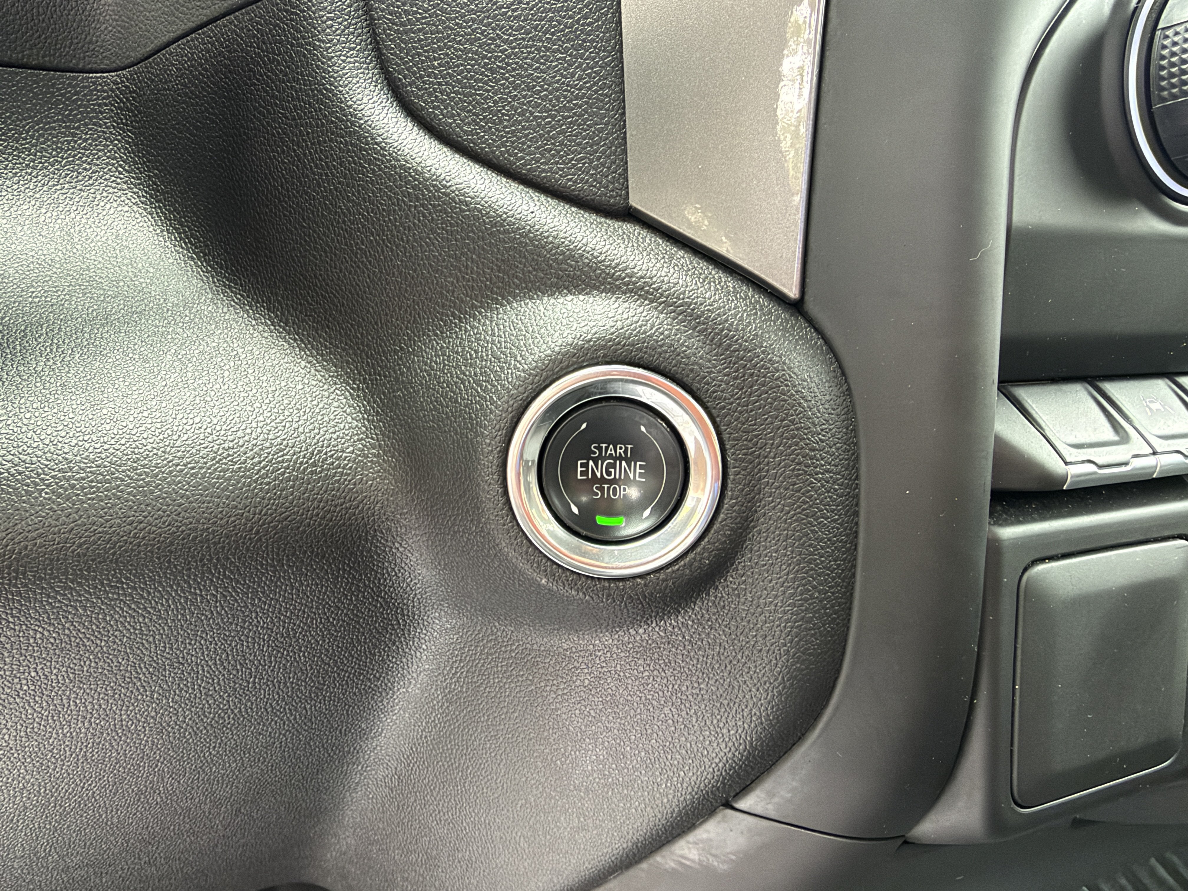 Used 2025 Chevrolet Silverado 1500 W/T RWD image 17