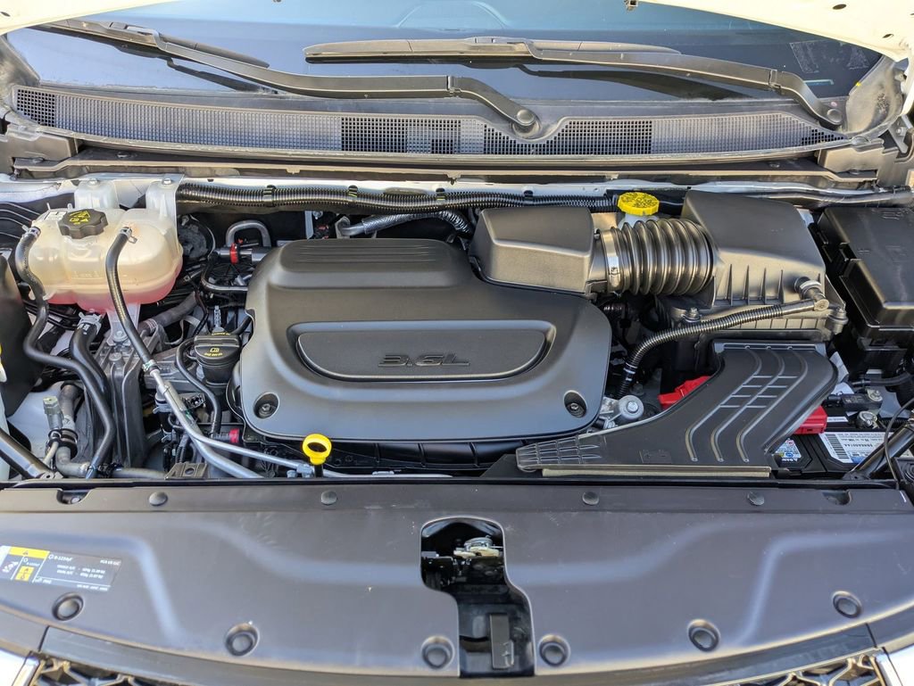 Used 2024 Chrysler Pacifica Touring-L image 31