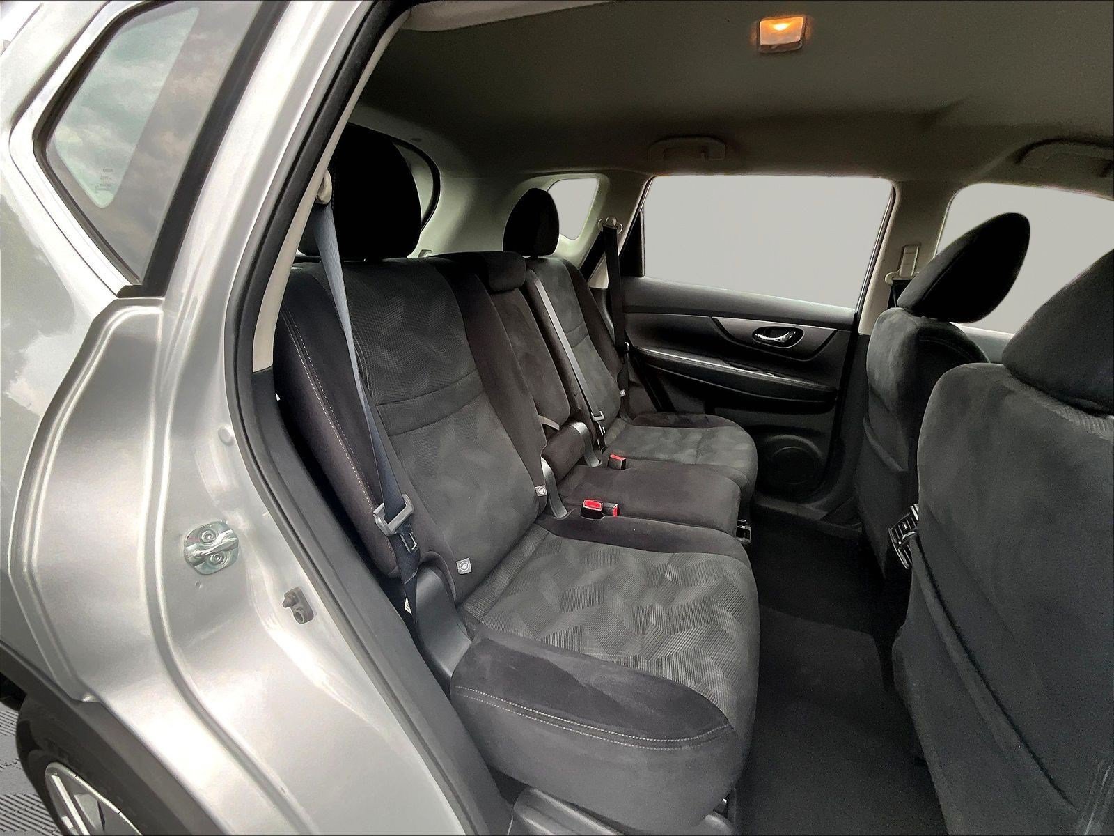 Used 2016 Nissan Rogue S AWD/4WD image 22