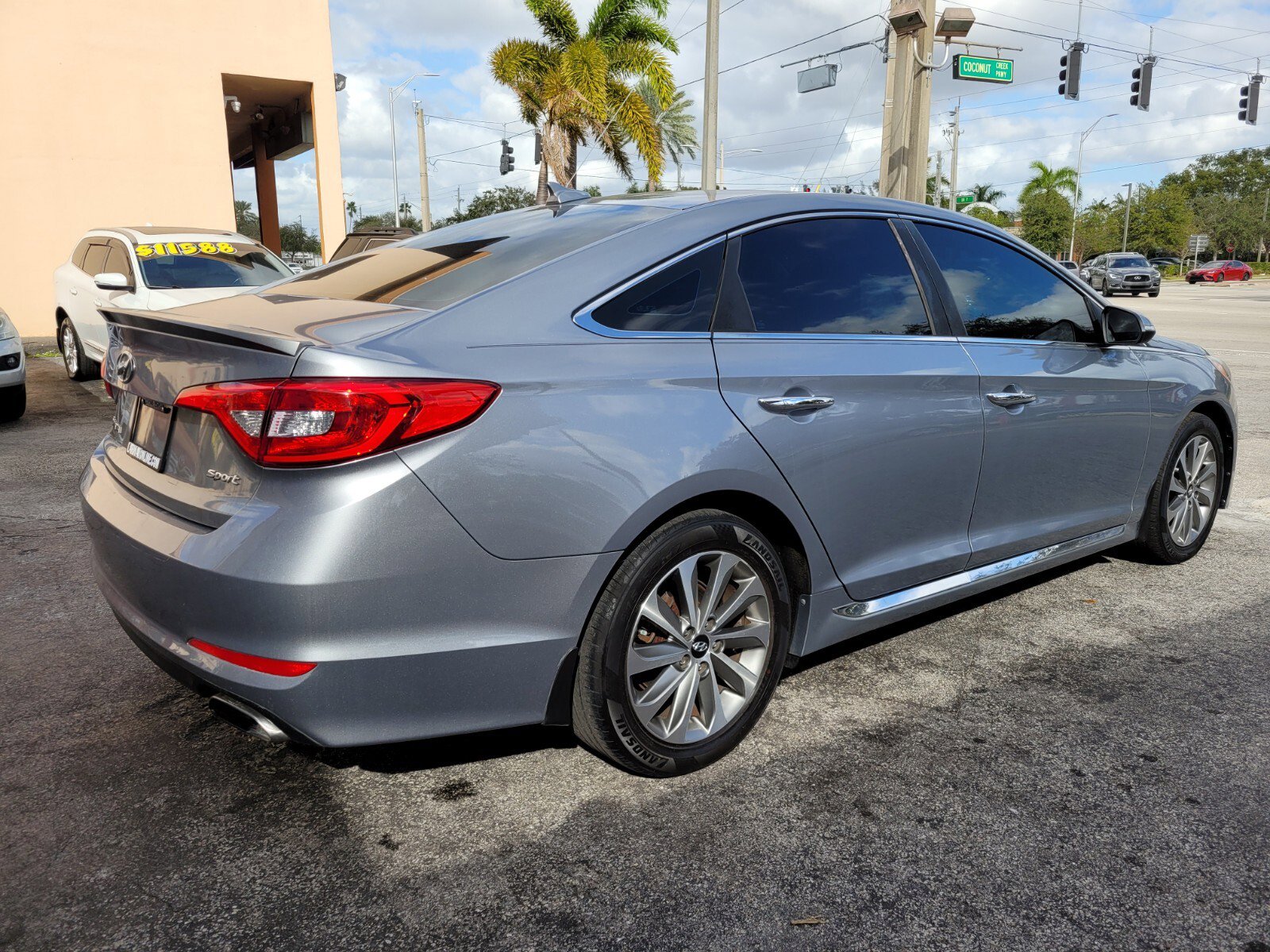 Used 2015 Hyundai Sonata Sport w/ Option Group 03 image 10