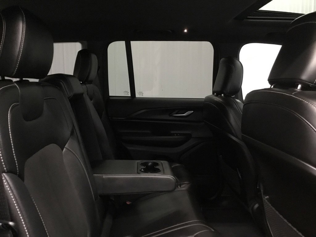 Used 2023 Jeep Grand Cherokee Altitude AWD/4WD image 19