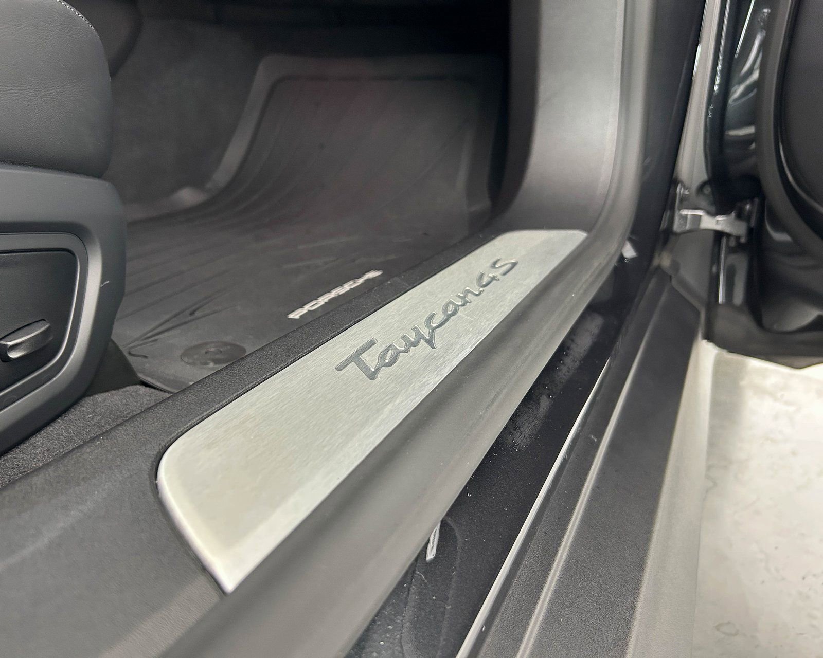 Used 2025 Porsche Taycan 4S image 24