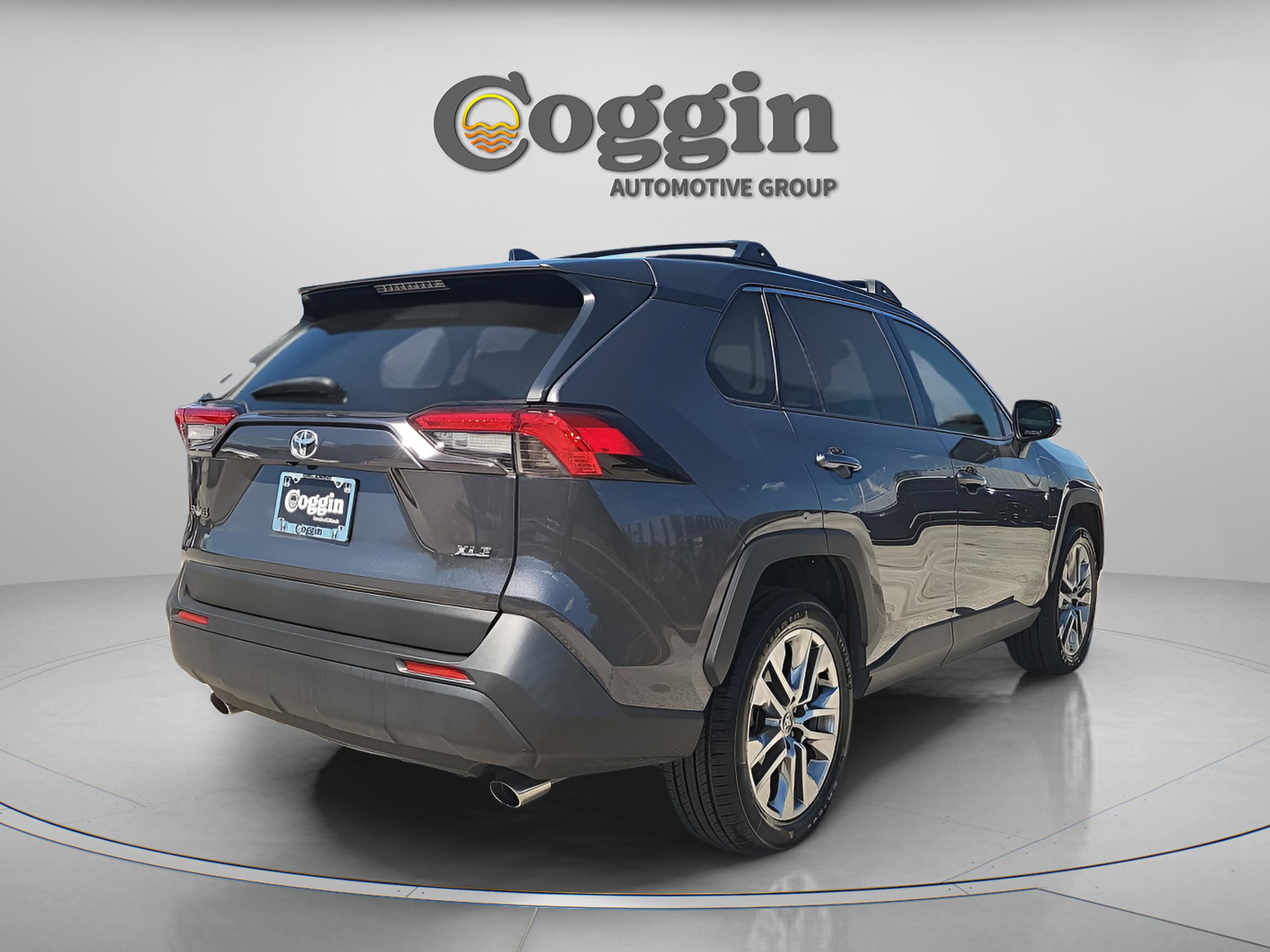 Used 2023 Toyota RAV4 XLE Premium image 6