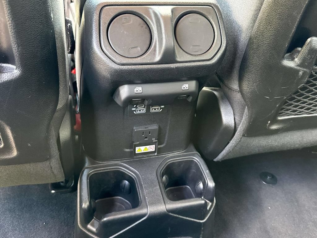 Used 2024 Jeep Wrangler Unlimited Rubicon AWD/4WD image 17